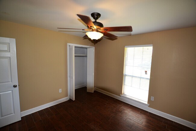 Building Photo - Newly Renovated 3 Bedroom Home in Sherwood...