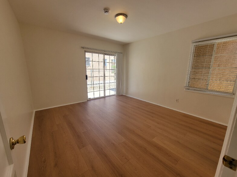 Building Photo - 7266 Allott Ave