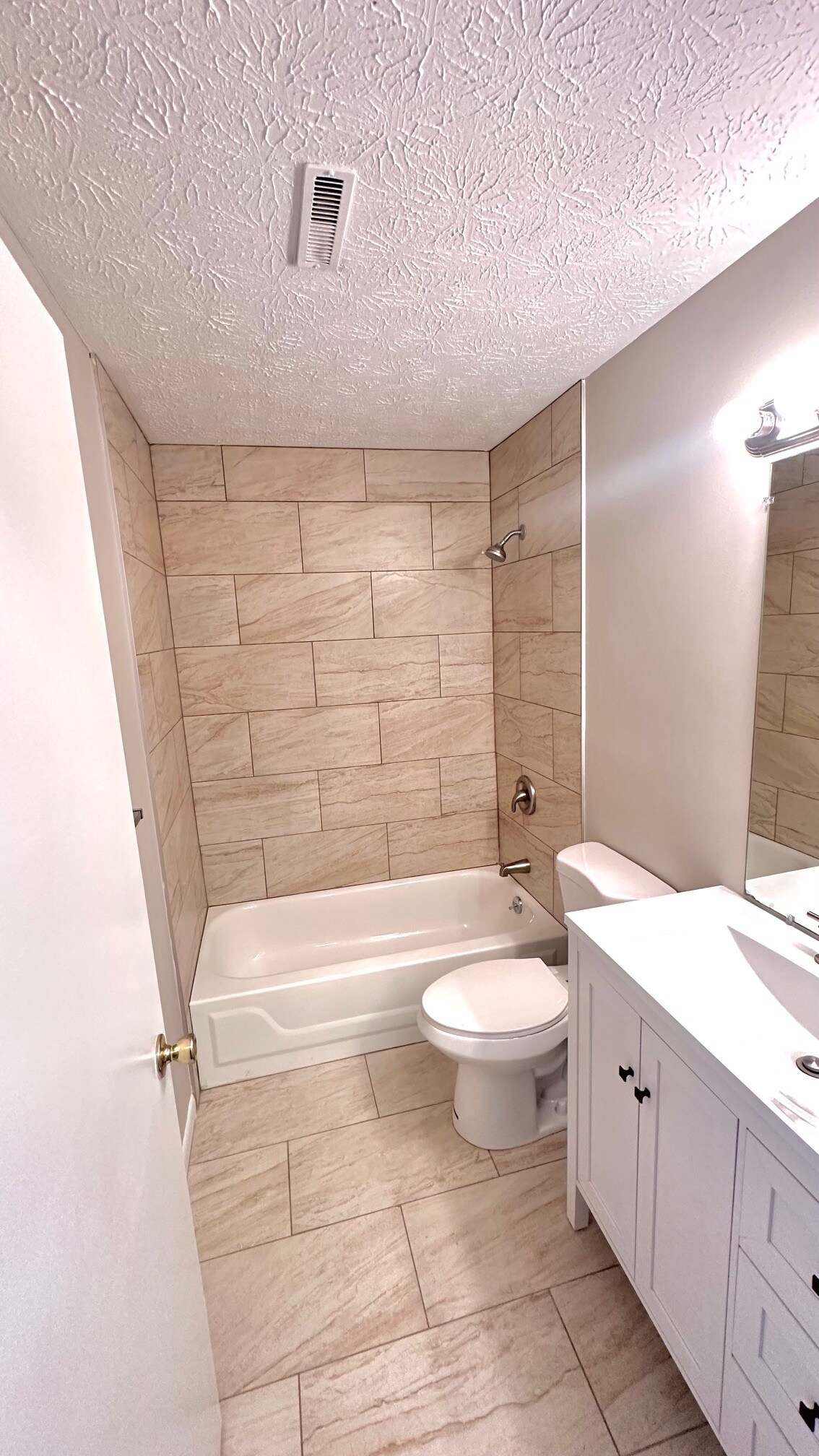 Building Photo - 8919 Eagleview Dr