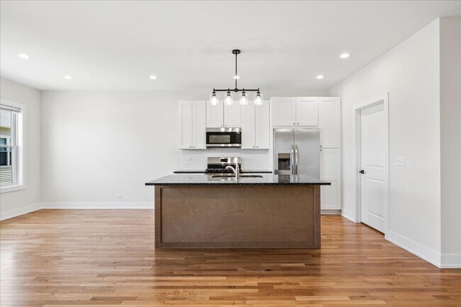 Building Photo - 925 Partridge Cir