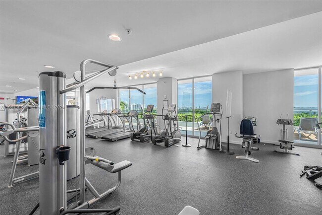 Building Photo - 7901 Hispanola Ave