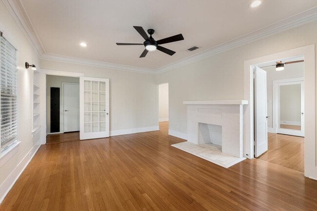 Building Photo - Modern Duplex in Monte Vista!