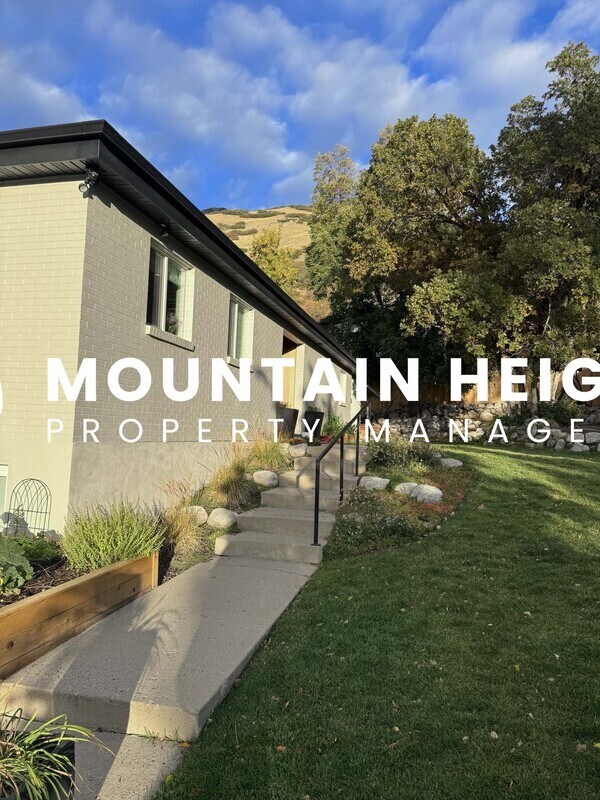 Building Photo - 8589 Kings Hill Dr