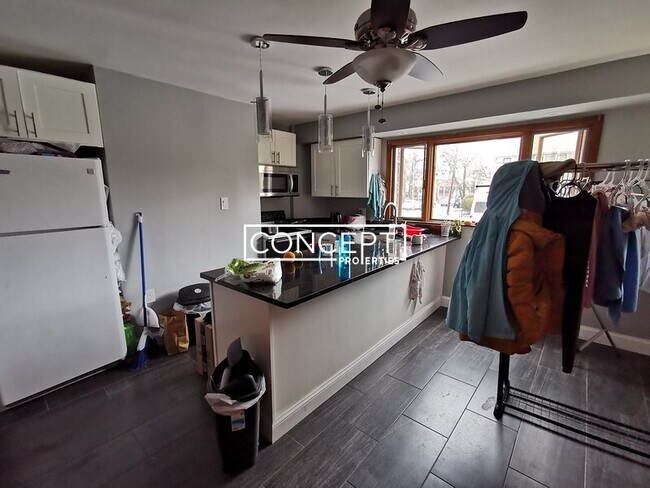 Building Photo - 230A Brookline St. Unit 3B