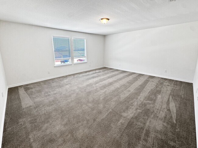 Building Photo - New Braunfels gem