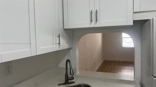 Building Photo - 17255 SW 95th Ave