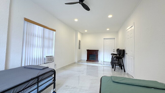 Building Photo - 507 Colfax Dr