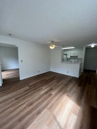 Building Photo - Newly Renovated 3 bedroom/2 bath with 2 pa...