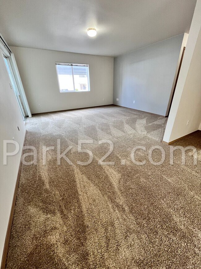 Building Photo - 2 Bedroom 2 Bathroom Ground Floor Condo
