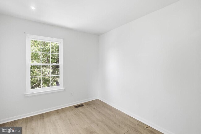 Building Photo - 3052 Benefit Ct