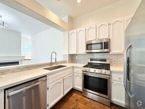 Building Photo - Beautiful 2Bd/2Ba Available In Aliso Viejo!
