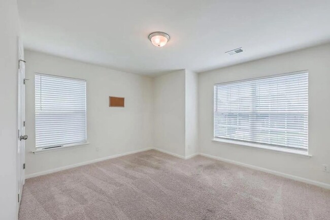 Building Photo - 510 Lateleaf Dr