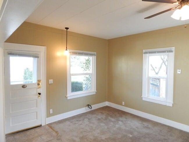 Building Photo - 2Bd/1Ba Single Story Home - Available Soon!