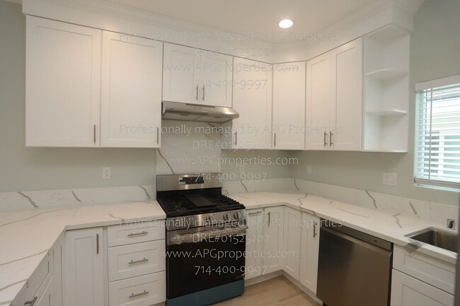 Building Photo - 9565 Mansor Ave