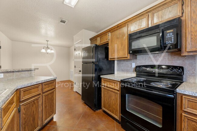 Building Photo - PM1-TEMP603 W Karey Dr
