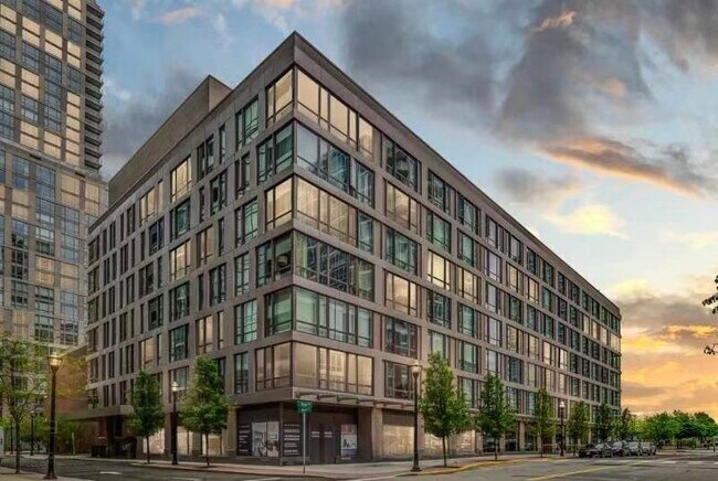 Building Photo - 2 Shore Ln