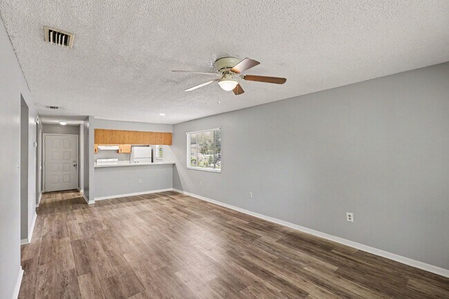 Building Photo - 2280-2286 Fox Hollow Dr.