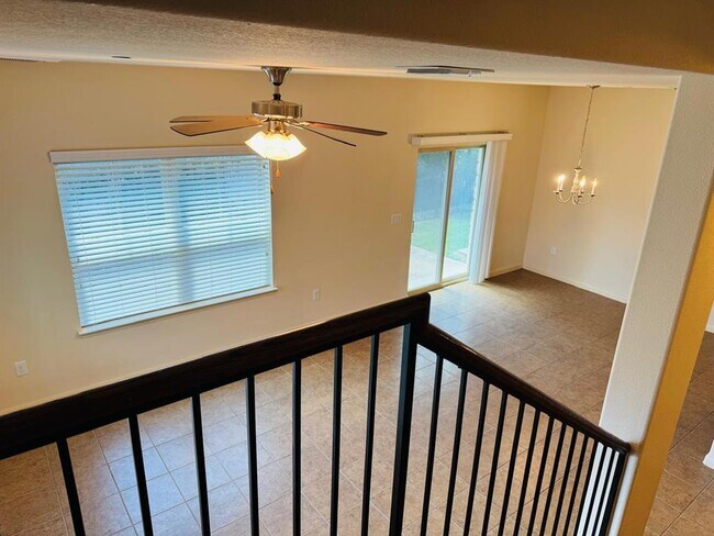 Building Photo - 1620 Bryant Dr