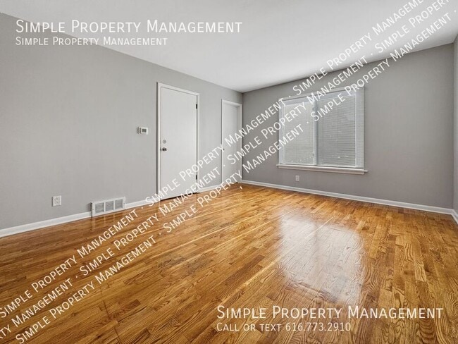 Building Photo - 535 Howard St SE