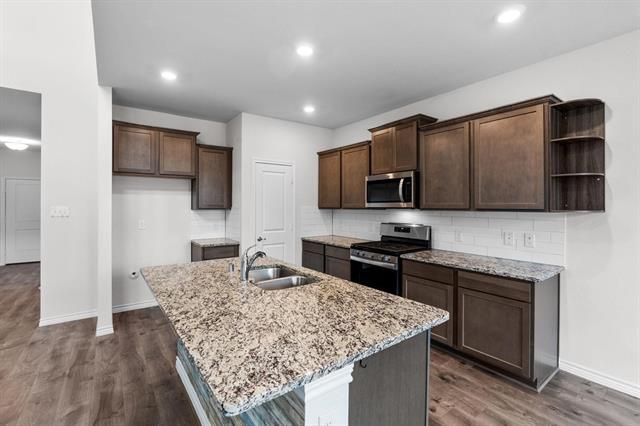 Building Photo - 606 Rawhide Way