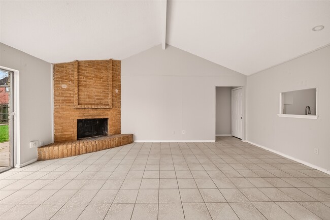 Building Photo - 4742 Tain Dr