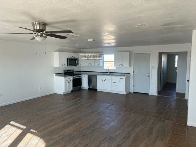 Building Photo - 4101 Parkway Rd