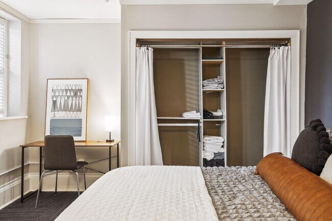 Building Photo - 3006 W 44th St