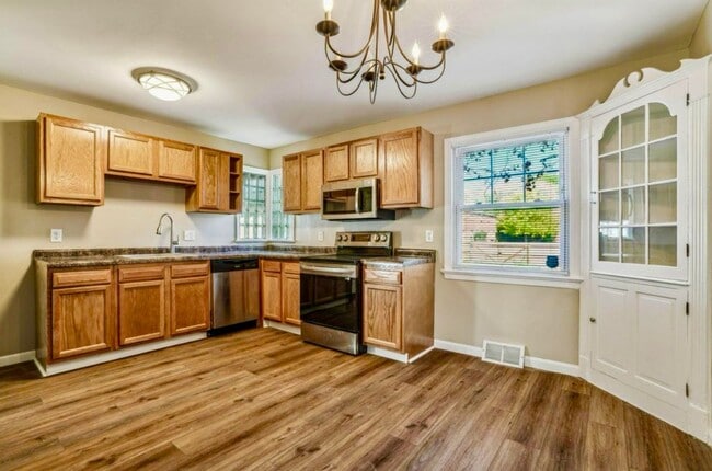 Building Photo - 50% OFF FIRST MONTHS RENT!!! 4 Bedroom 3 F...