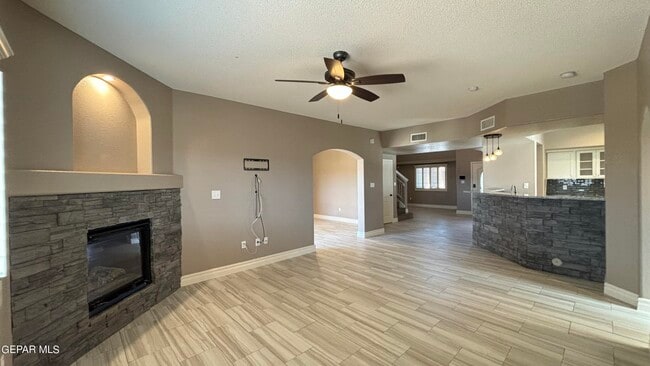 Building Photo - 14193 Honey Point Dr
