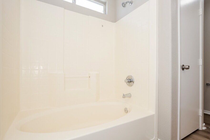 Building Photo - 4944 Sapphire Light St