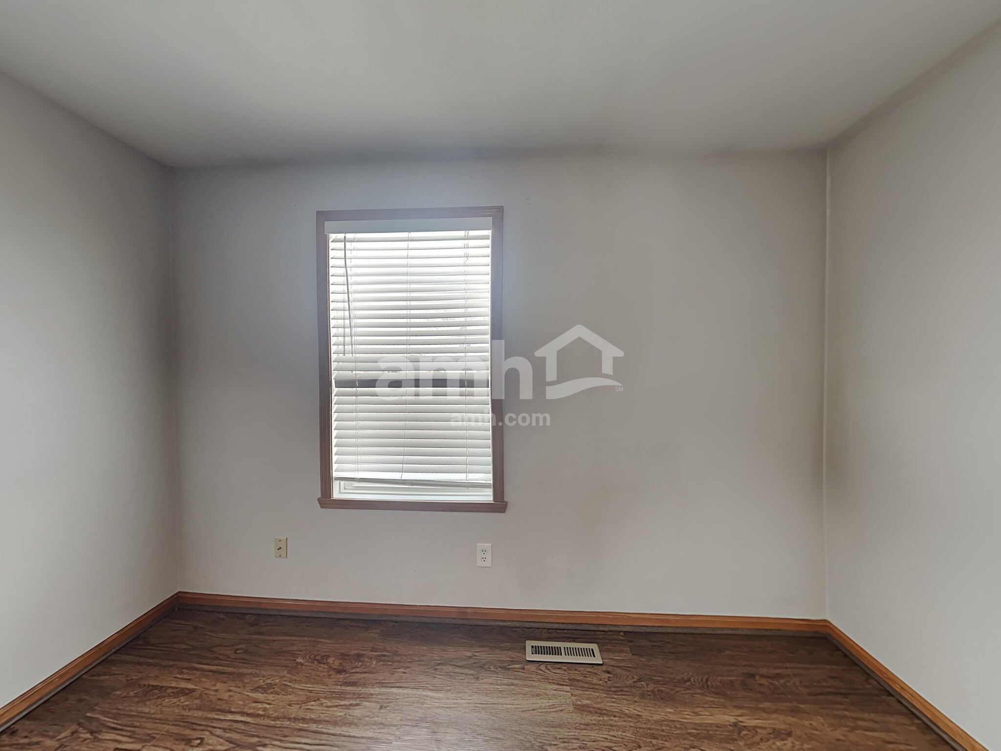 Building Photo - 3042 Bauer Dr