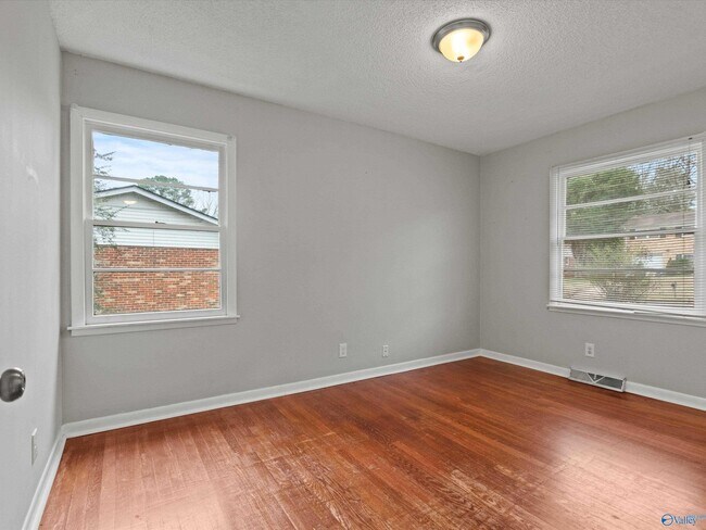 Building Photo - 3912 NW Neptune Dr