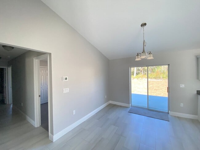 Building Photo - Desirable SW Ocala Neighborhood 4/2/2 *WON'T LAST*