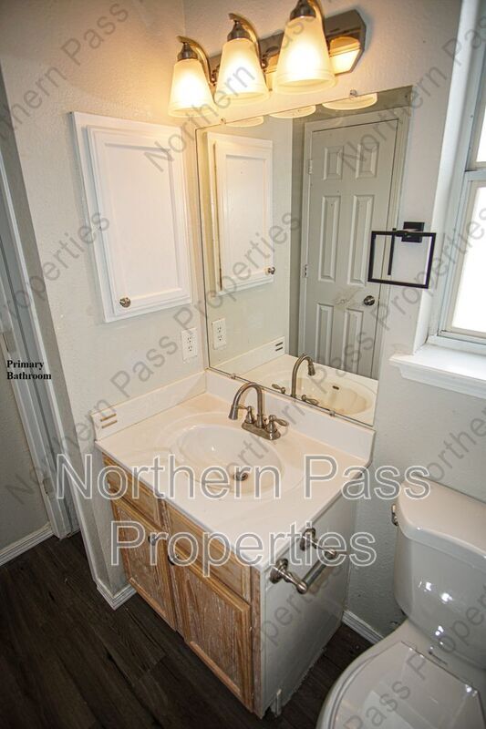 Building Photo - 1686 St Stephen Pl