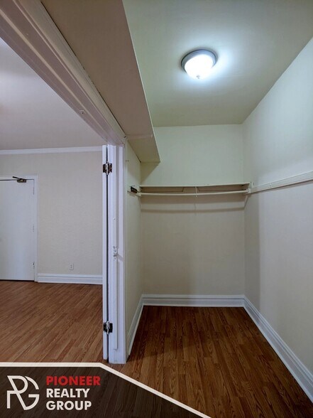 Building Photo - 4831 N Damen Ave