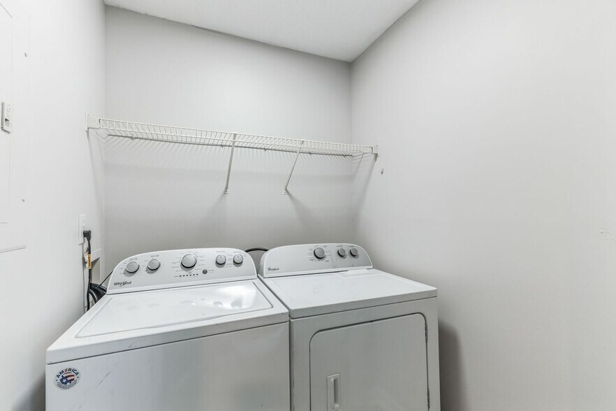 Building Photo - 3516 Carlson Bay Ct