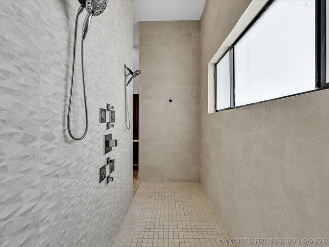 Building Photo - 6122 SW 173rd Way