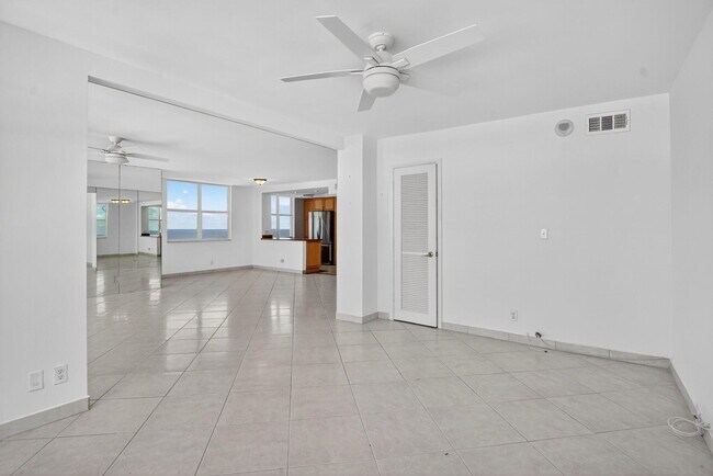 Building Photo - 800 SE 20th Ave