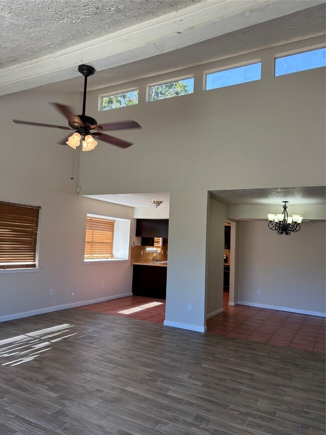 Building Photo - 1034 Heathfield Dr