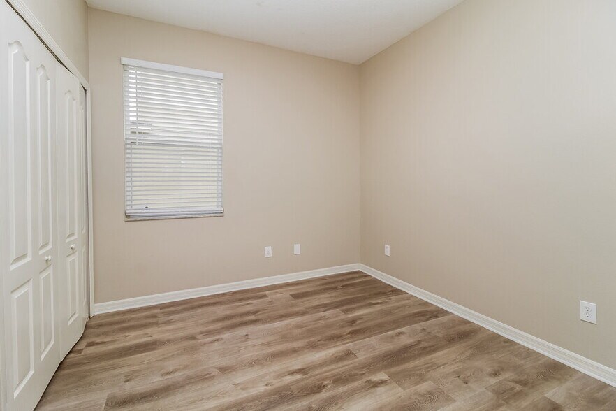 Building Photo - 513 Bella Rosa Cir