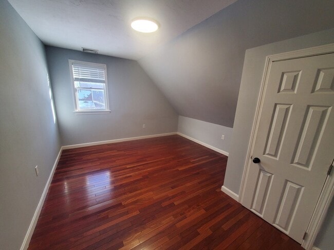 Building Photo - 112 Front St