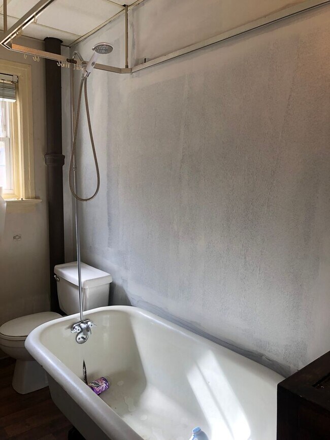 Building Photo - 314 Elmer St