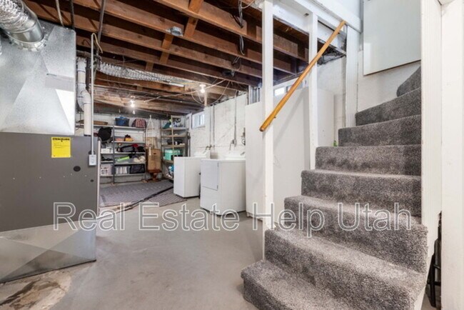 Building Photo - 2009 S 1500 E