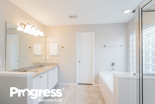 Building Photo - 17506 Hoover Gardens Dr