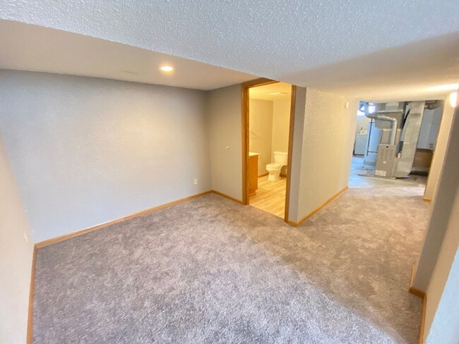 Building Photo - Now leasing for May 2026! Four Bed/One Bath