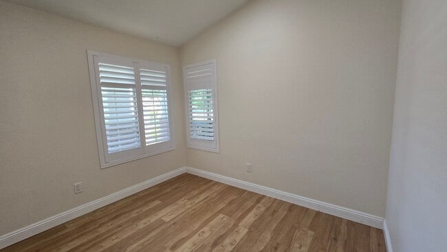 Building Photo - 8719 Starfish Dr