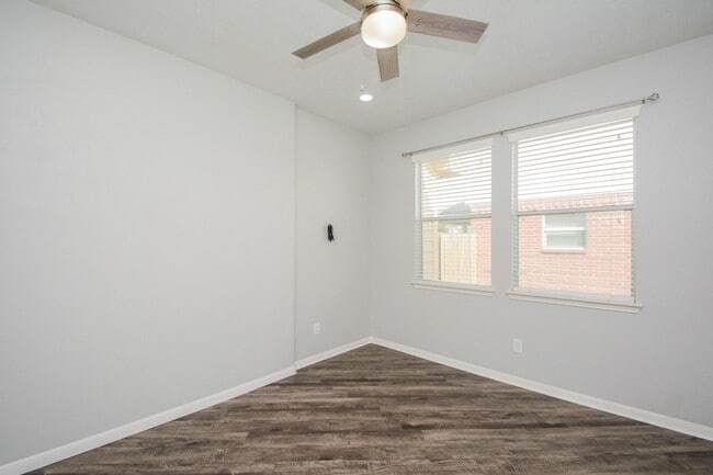 Building Photo - 6527 Capridge Dr