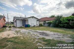 Building Photo - 2617 W French Pl