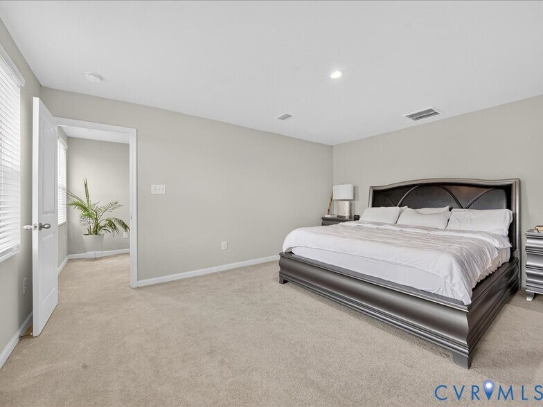 Building Photo - 4905 Gerald Dr