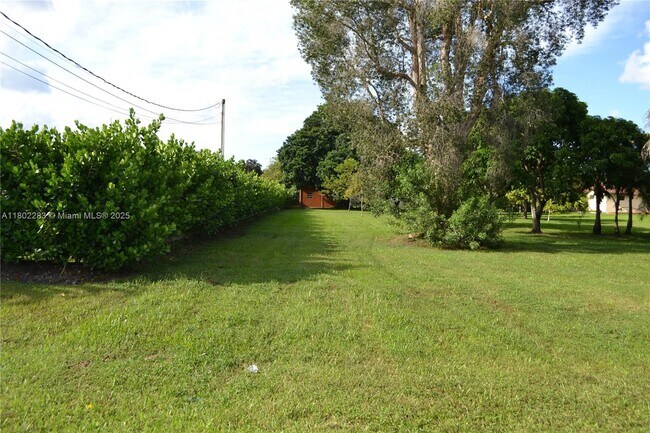 Building Photo - 5425 SW 190th Ave